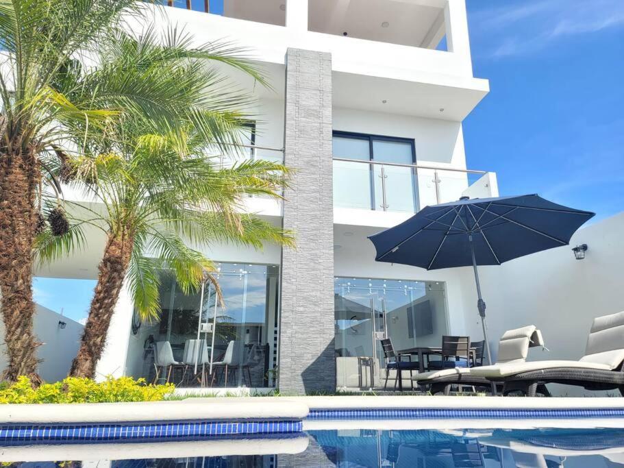 Casa Lua Tequesquitengo. Alberca, Jacuzzi Y Roof Exterior photo